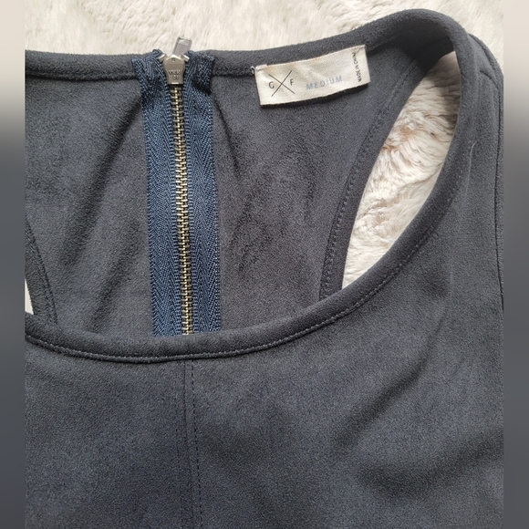 GF Collection Faux Suede Look Gray Sleeveless Top Size M - Picture 7 of 10